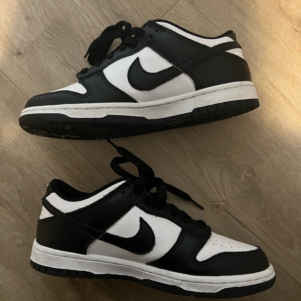 Nike Dunks “Pandas” - Picture 2 of 4